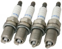 Spark Plug Kit VOLVO S40 V40 (-2004)